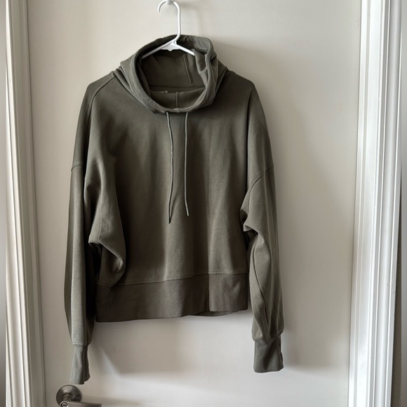 EUC Old Navy Dynamic Fleece Hoodie - Picture 6 of 12